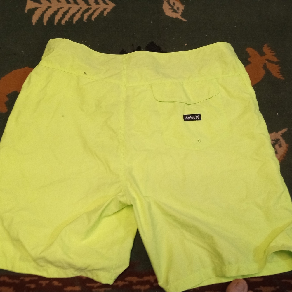 Hurley men short